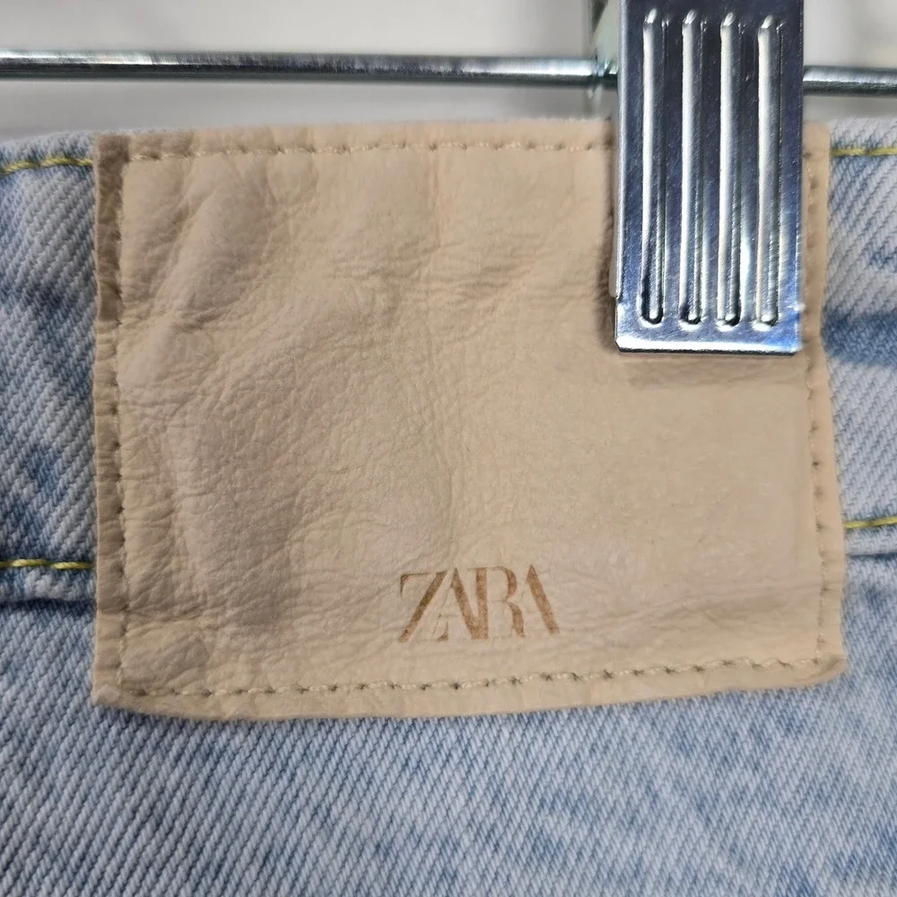 Zara Womens Light Wash High Waisted Straight Leg Jeans Size US 6 Y2K Stovepipe